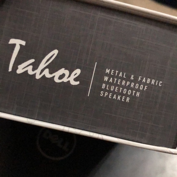 Metal and fabric waterproof Bluetooth speaker portable speaker - Picture 4 of 8